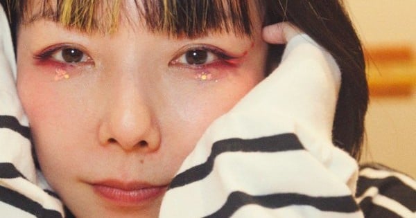 Singer aiko's Concert Surprise: She Was Hugging Her Own Dad