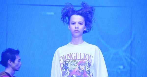 Evangelion Voice Actor Fumihiko Tachiki Makes Runway Modeling Debut