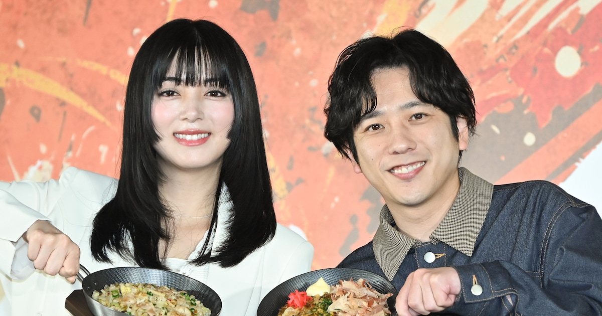 二宮和也と池田エライザ、省エネだけどパッションサポーターに就任 丸亀製麺を豪快に食べる