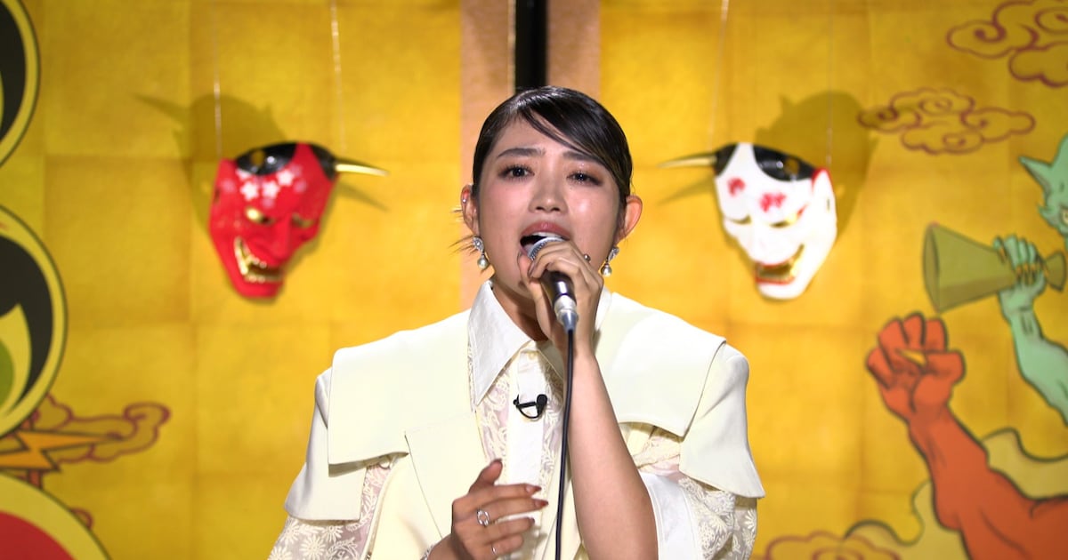 Hinata Kashiwagi Returns to Karaoke Challenge on Japanese TV