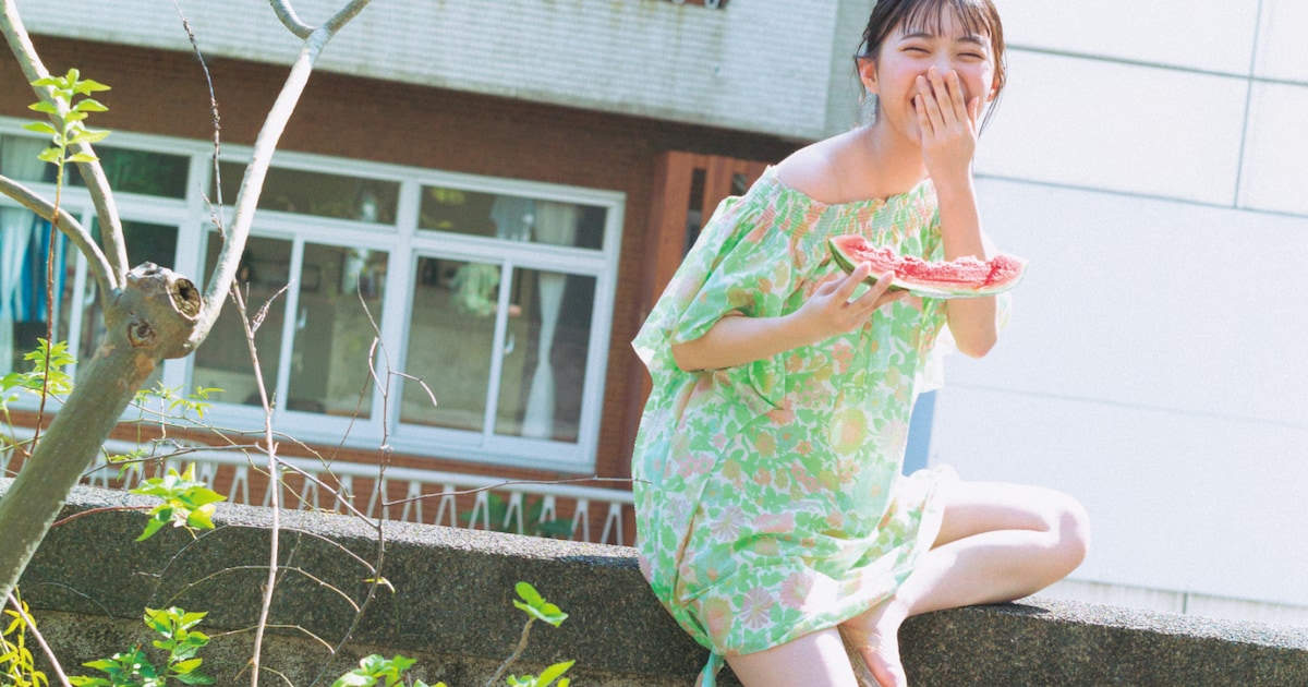 Ami Kanazawa from Boku ga Mitakatta Aozora Reveals Photo Book Cover Art