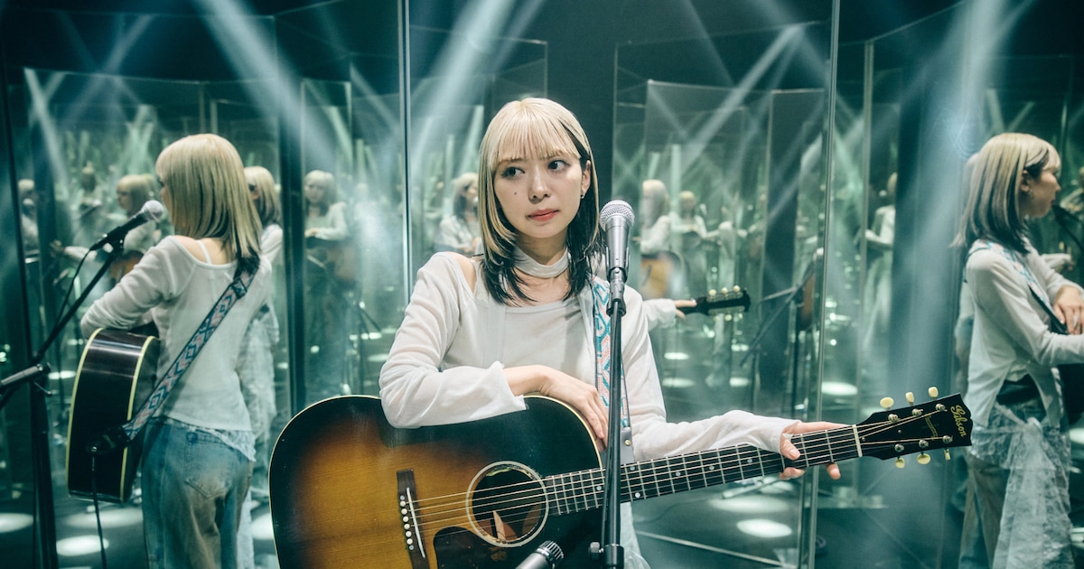 Singer-Songwriter Takeuchi Anna Performs Anime Ending Theme on Gibson Guitar