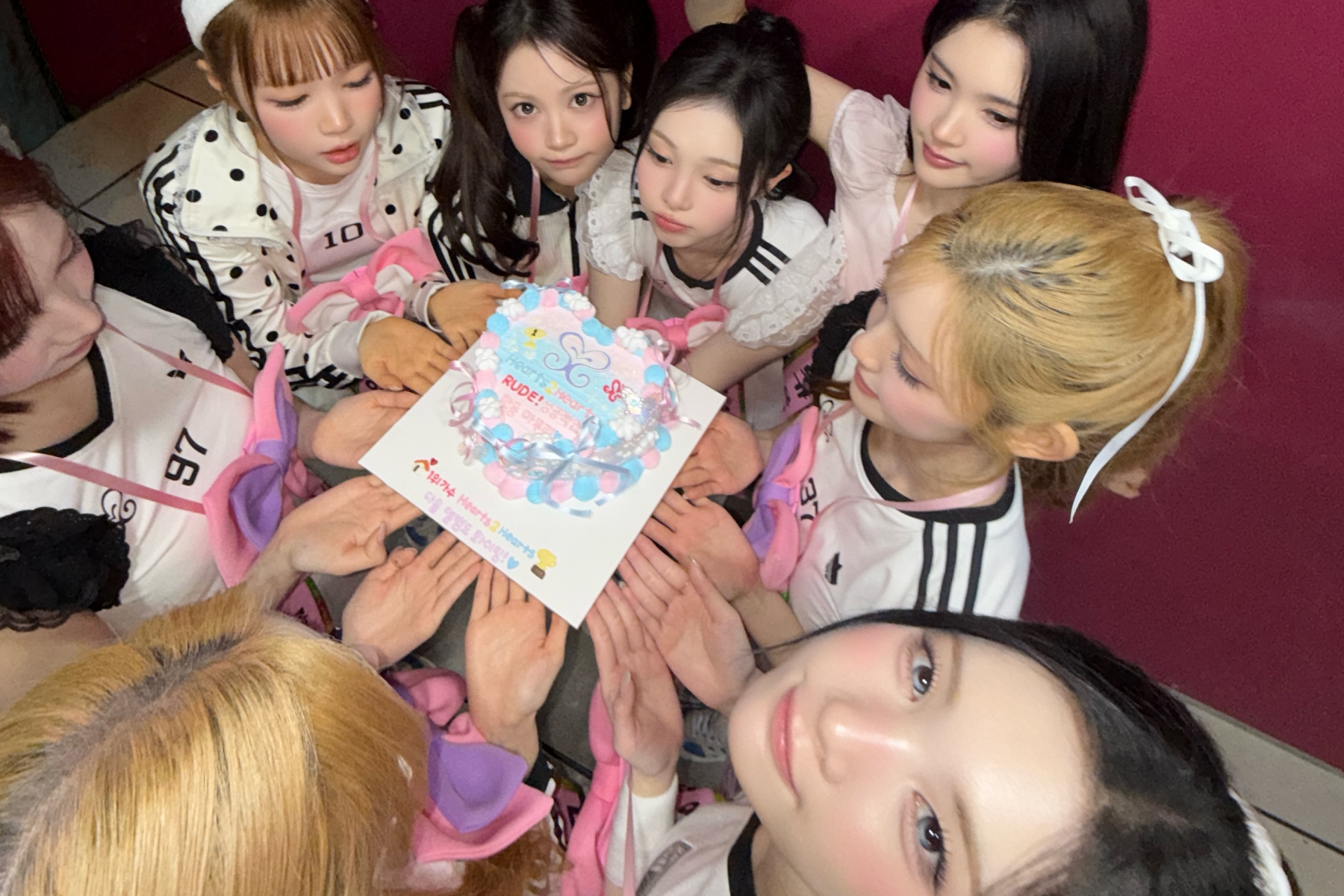 Hearts2Hearts Ends IVE's 'BANG BANG' Win Streak on Music Core