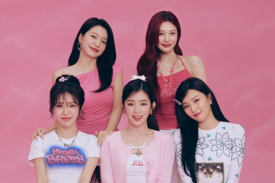 Red Velvet Reveals Cupcake-Themed Light Stick for 'Velvet Summer' Comeback
