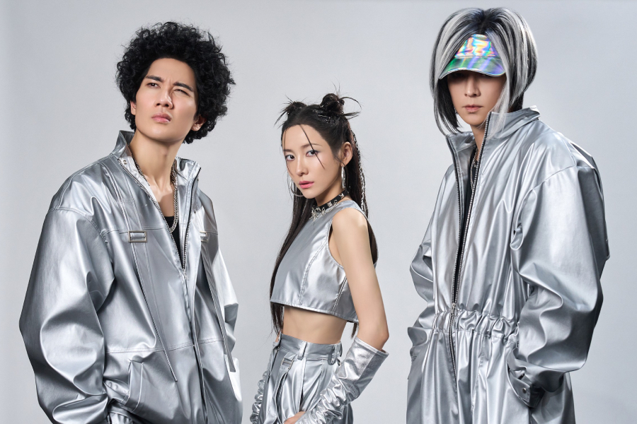 Kang Dong Won, Um Tae Goo, Park Ji Hyun Reveal Retro-Futuristic Concept for 'Wild Sing'