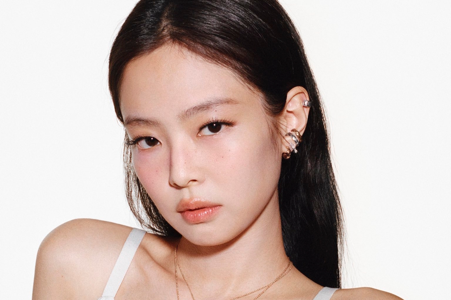 Jennie's 'Dracula' Climbs to Hot 100 Top 5, Makes History