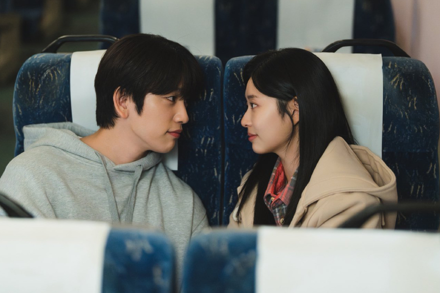 GOT7's Park Jinyoung and Kim Min Ju Preview Chemistry in 'Still Shining'
